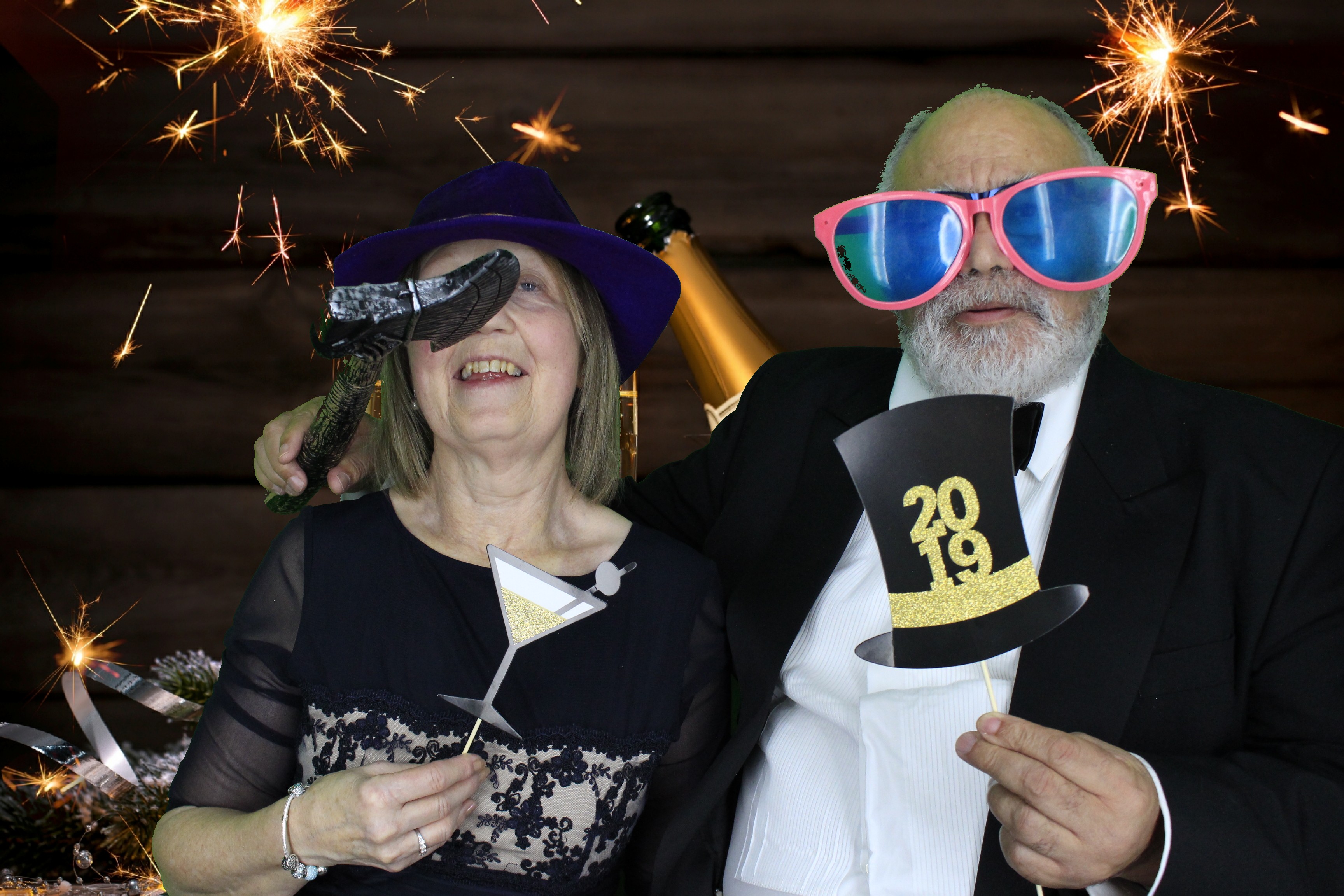 New Years Eve Party Silvermere | View more photos from the event at gallery.myphotoboothexperience.co.uk/u/MyPhotoBoothExperienceLtd/New-Years-Eve-Party-Silvermere